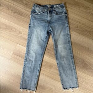 Kensie
Vintage Ankle Luxe Jeans
The Slim
Size: 4 (27)